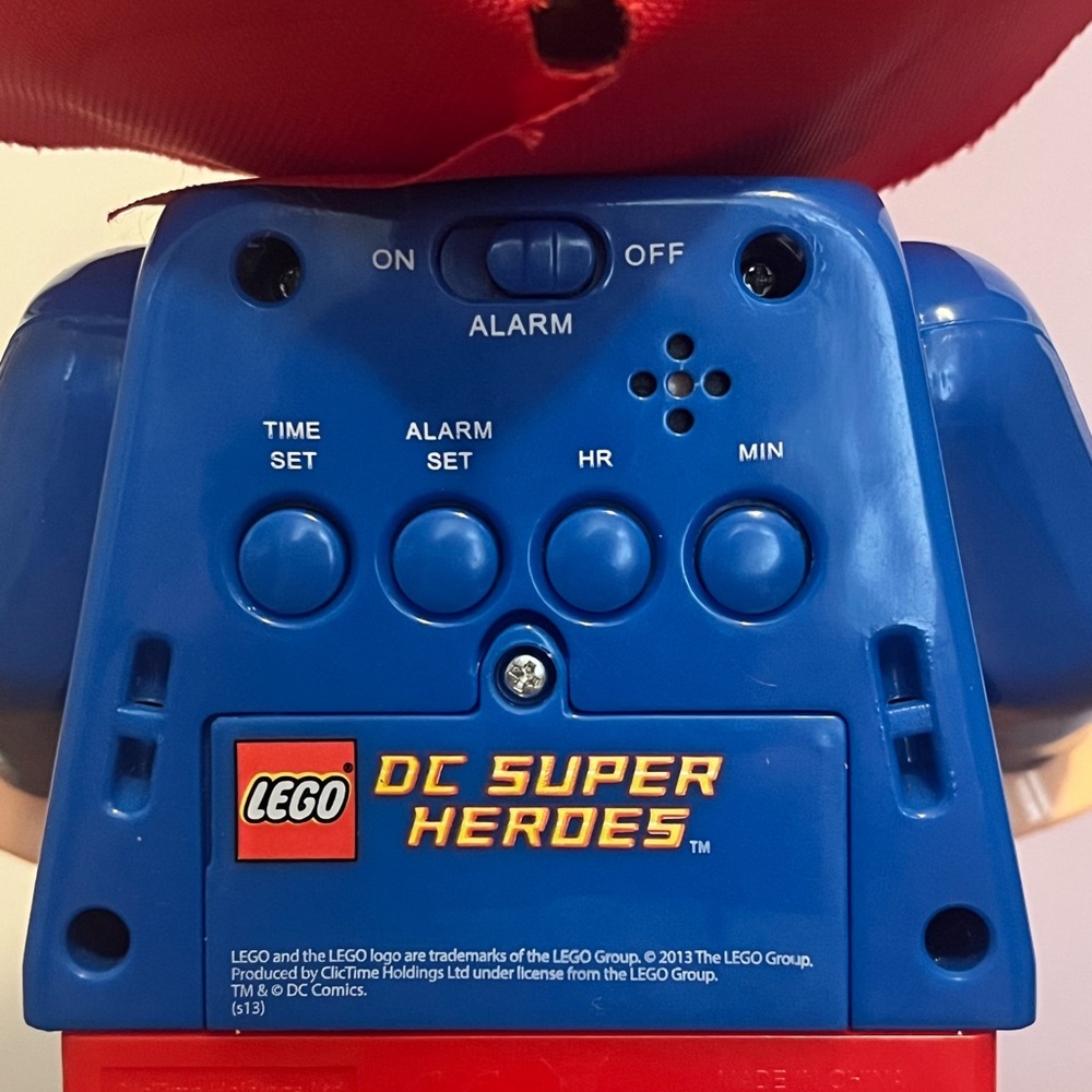LEGO 2014 Superman With Red Cape DC Comics Super Hero’s Alarm Clock - Picture 8 of 14